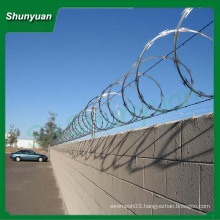 ISO9001 Factory supply high quality airport razor wire fence